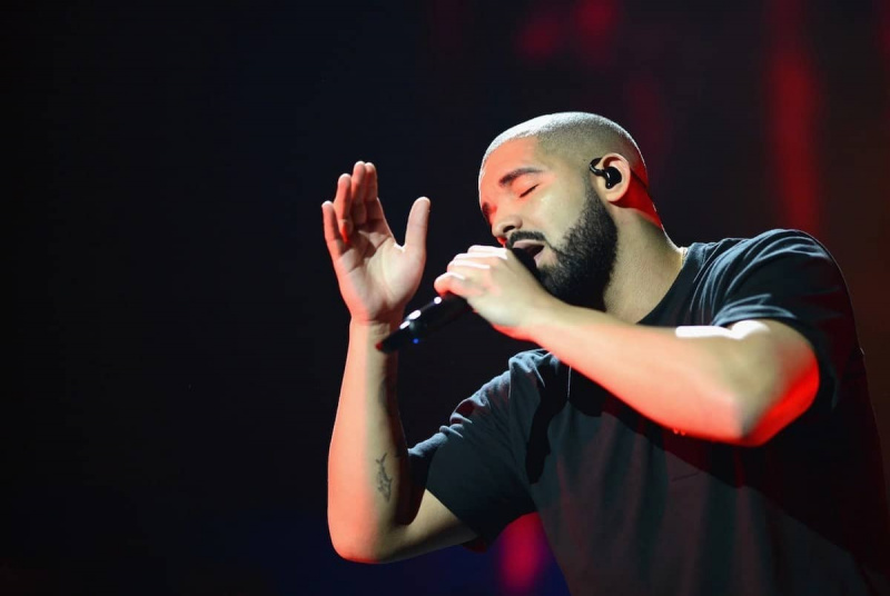 's Albums and Mixtapes In Order Λίστα του All of Drake's Albums and Mixtapes In Order