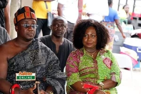Akwamuhene, Nana Ansah Kwao, lahjakas täti surevat KABAa