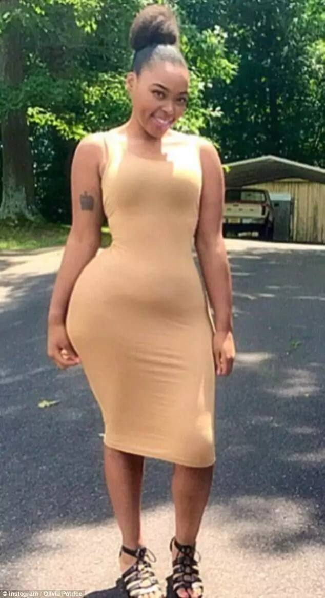 Mulher de 24 anos que já esteve acima do peso compartilha sua incrível jornada de perda de peso de 45 kg