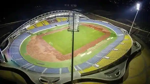 Fotografije novega stadiona Cape Coast so prišle na družbena omrežja